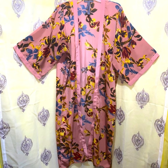 VINCE CAMUTO FLORAL KIMONO-STYLE ROBE SZ S100% POLYESTER - Picture 1 of 13
